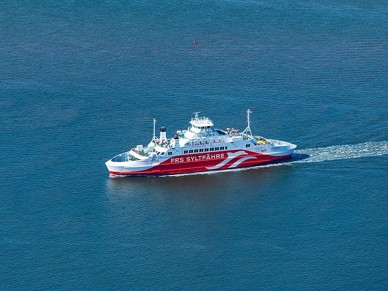 [Translate to English:] Sylt ferry, SyltExpress, aerial view 