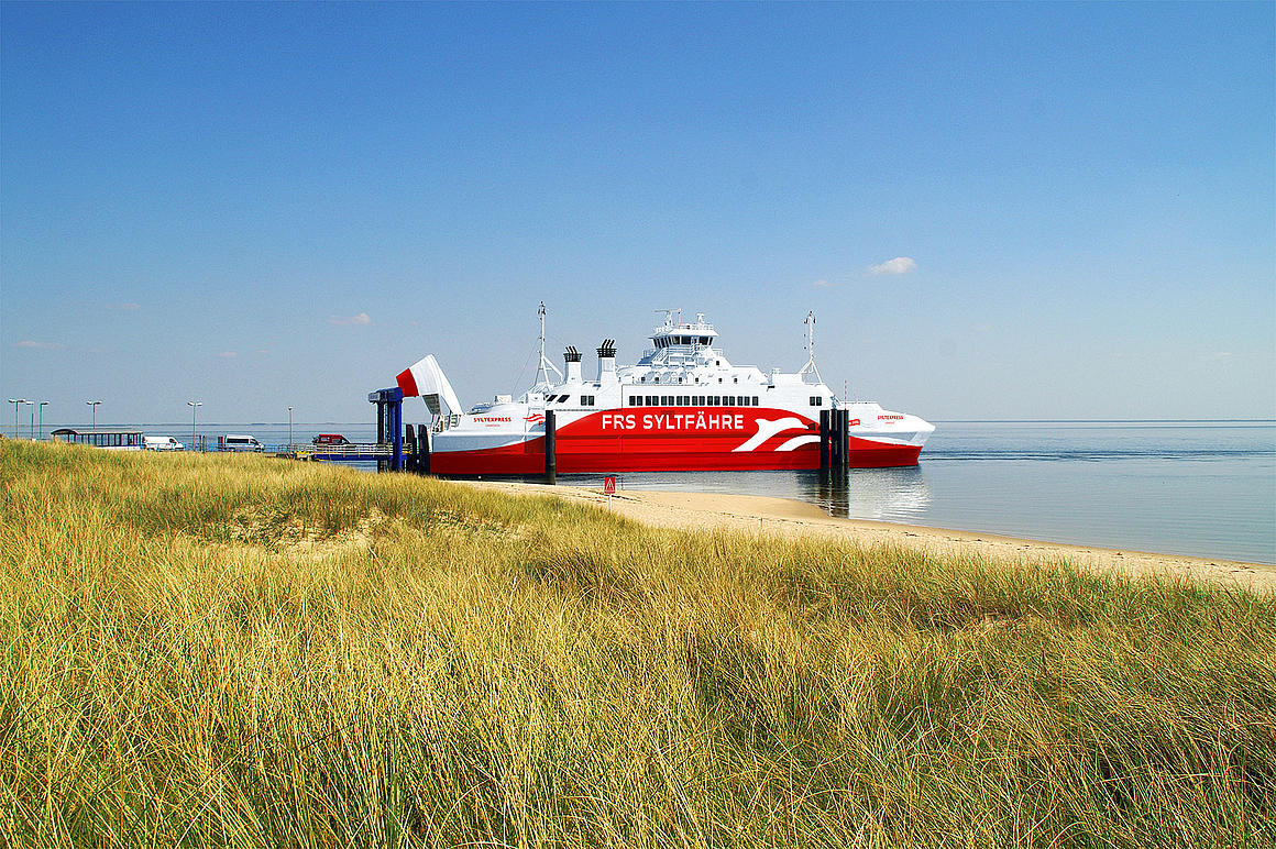 The "SyltExpress" at the jetty