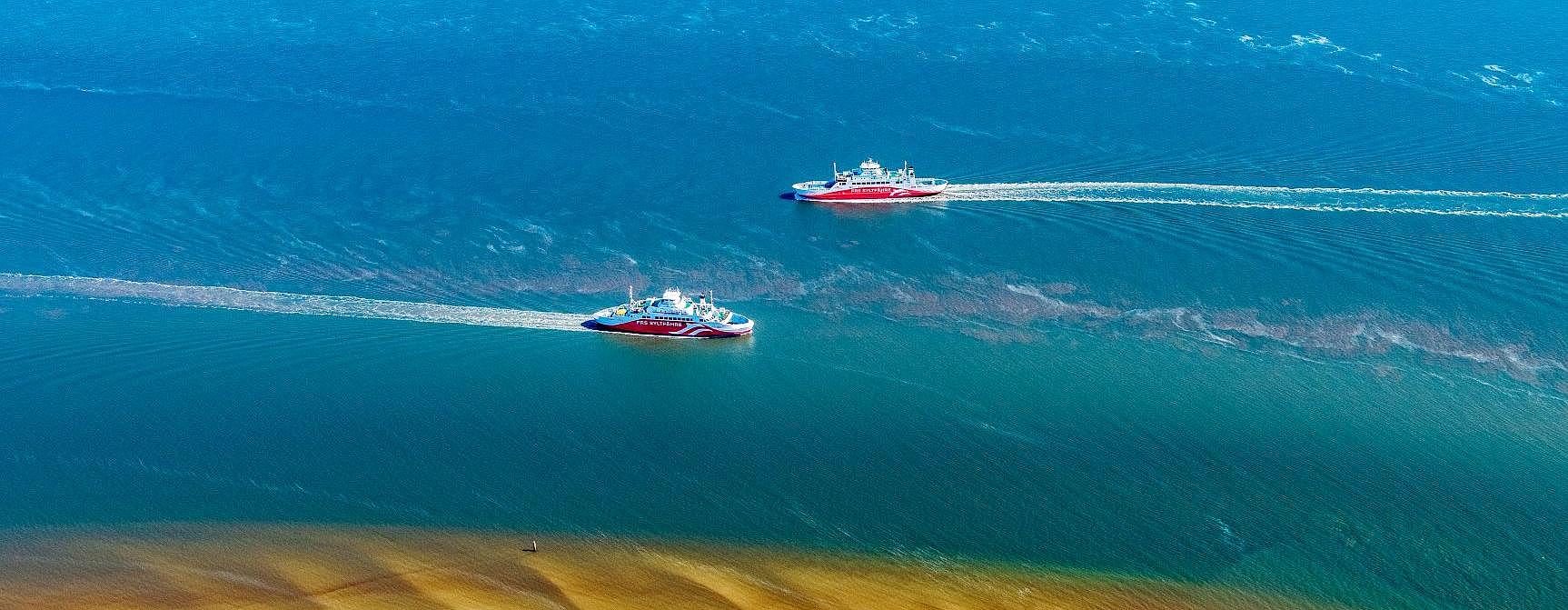 Sylt ferries, aerial view, turquoise water and beach, RömöExpress and SyltExpress