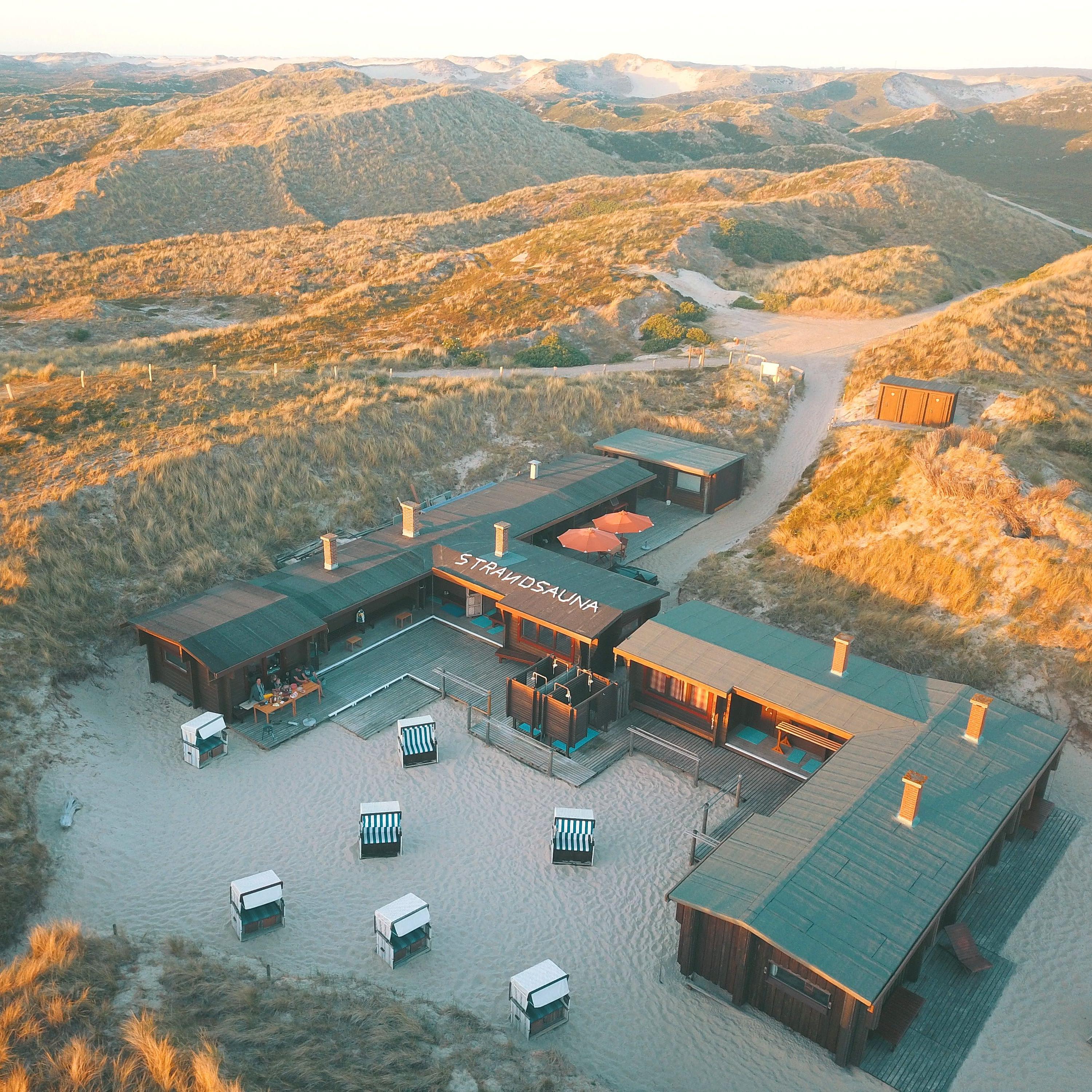 Strandsauna in der Heide bei Abendrot
