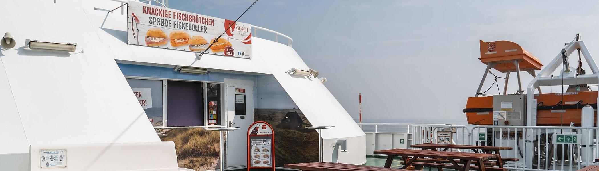 Die Sitzplätze auf dem Freideck.