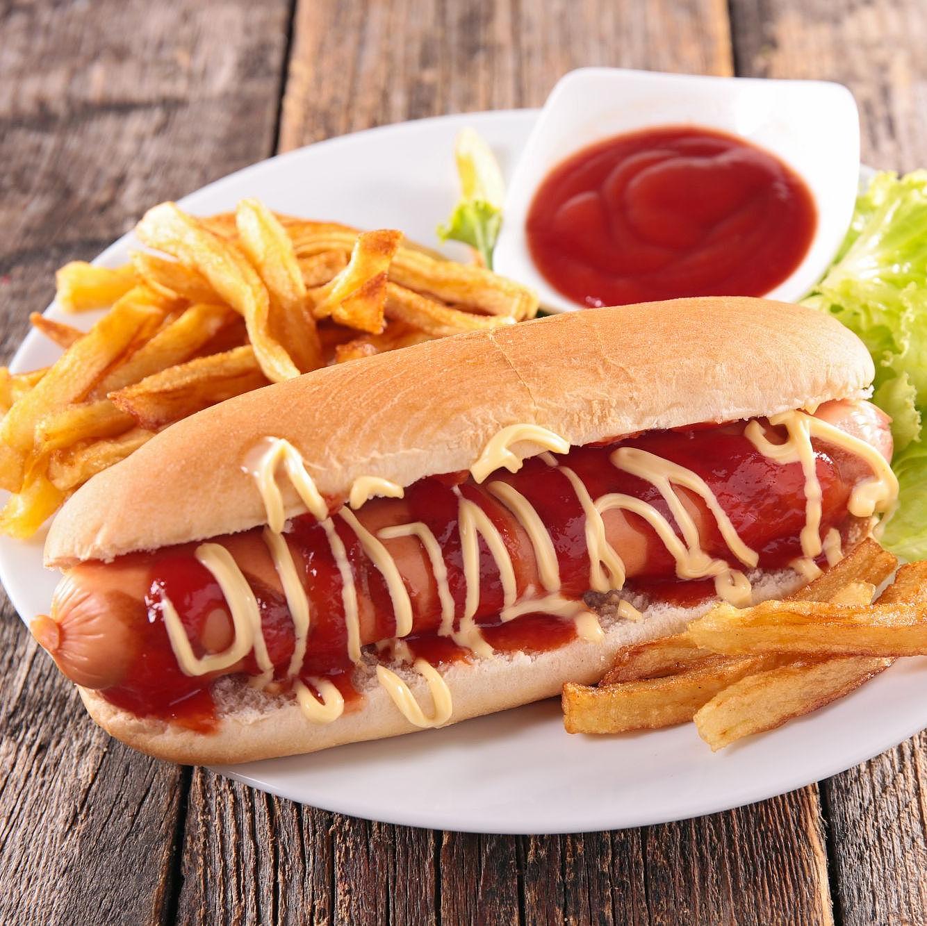 Hotdog mit Pommes