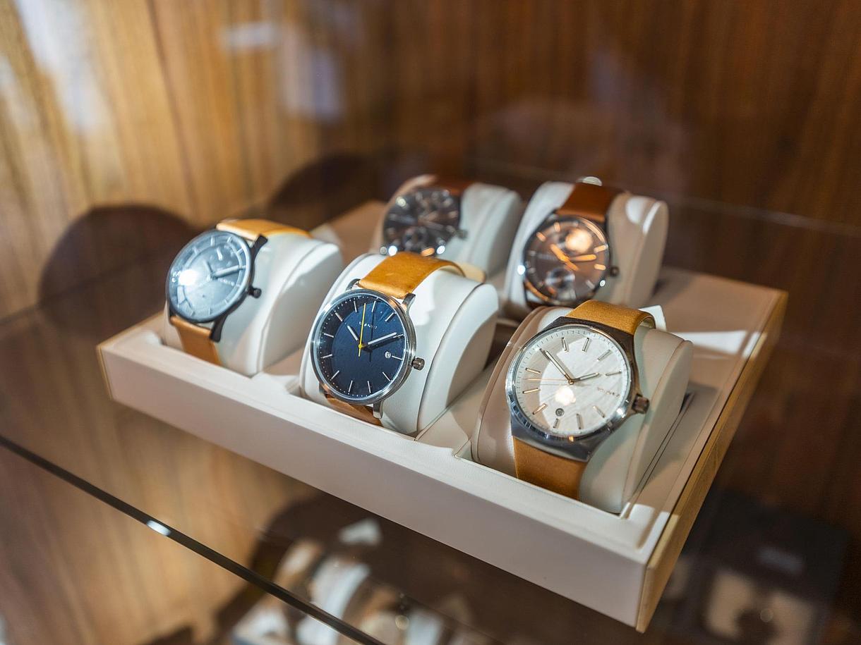 Uhren im Travel Value Shop.